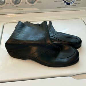 Men's Black extra large totes galoshes overshoes rubber zipper side 11/12